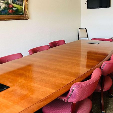 Quality Inn & Suites Prestonsburg Next To Mountain Arts Center Екстериор снимка