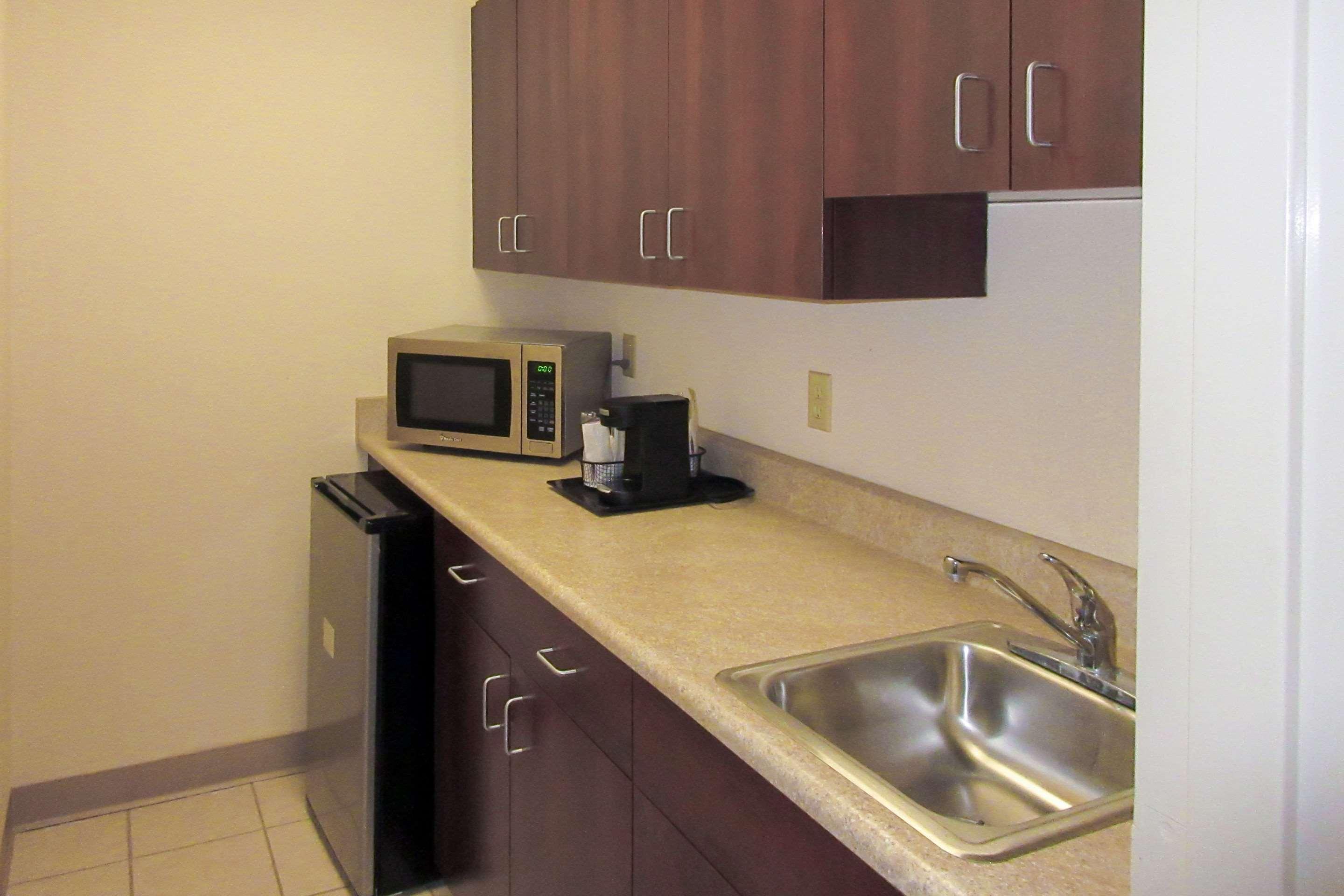 Quality Inn & Suites Prestonsburg Next To Mountain Arts Center Екстериор снимка