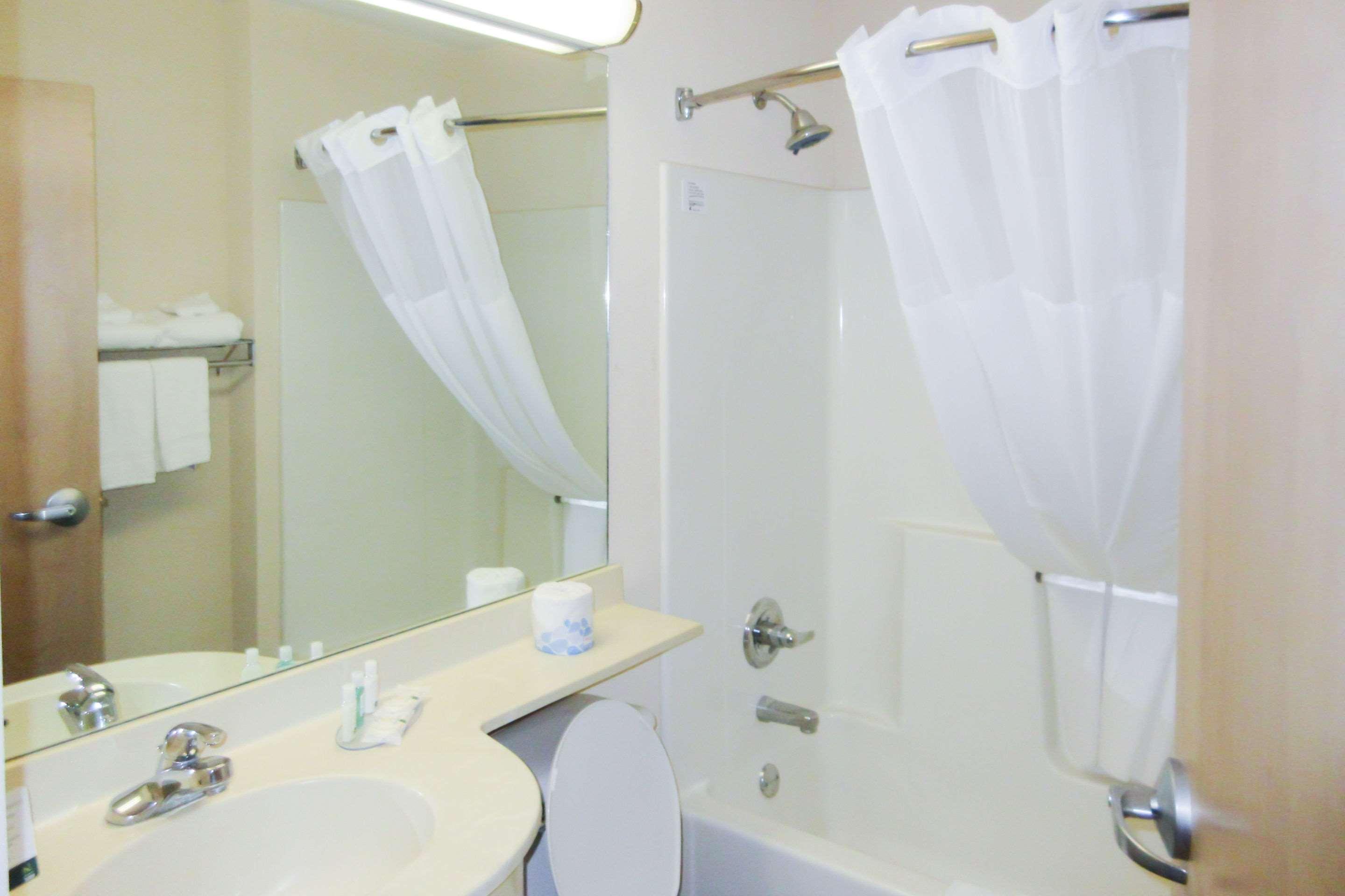 Quality Inn & Suites Prestonsburg Next To Mountain Arts Center Екстериор снимка