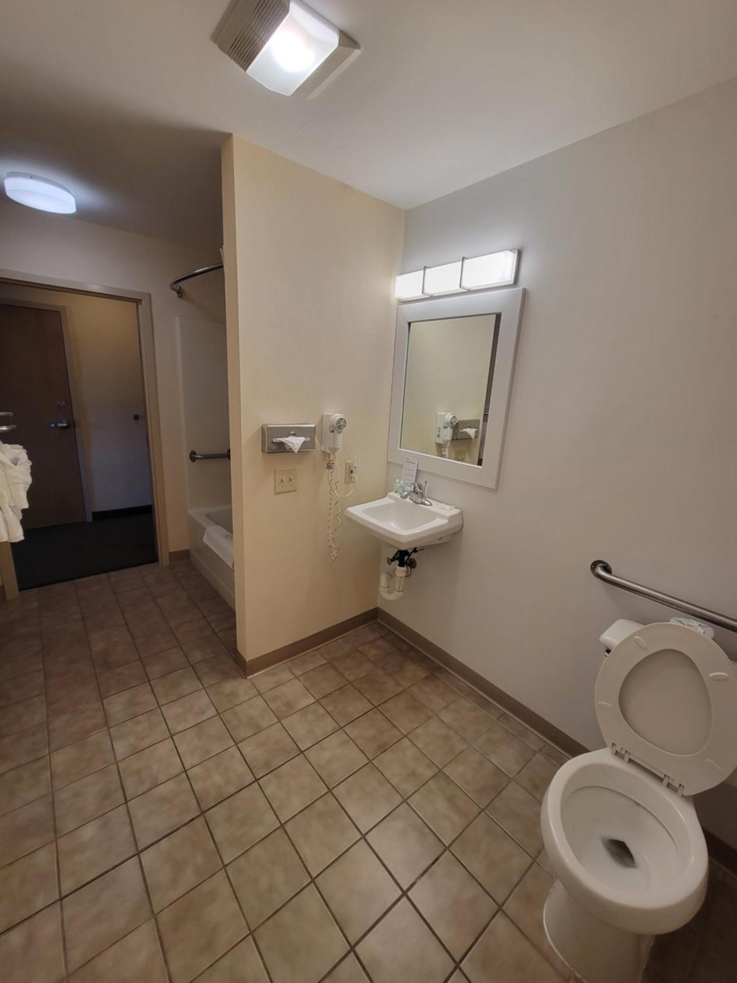 Quality Inn & Suites Prestonsburg Next To Mountain Arts Center Екстериор снимка