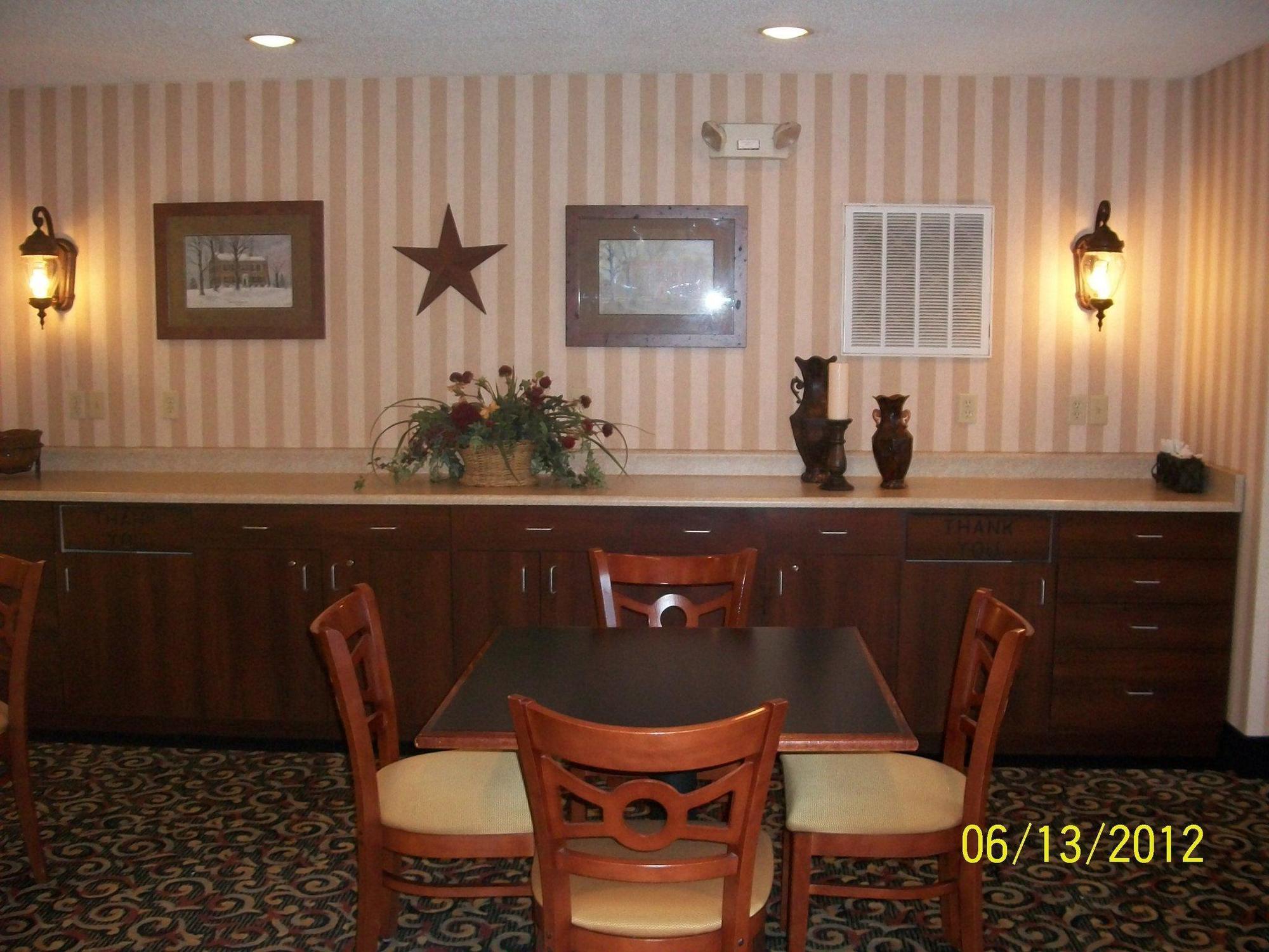 Quality Inn & Suites Prestonsburg Next To Mountain Arts Center Екстериор снимка