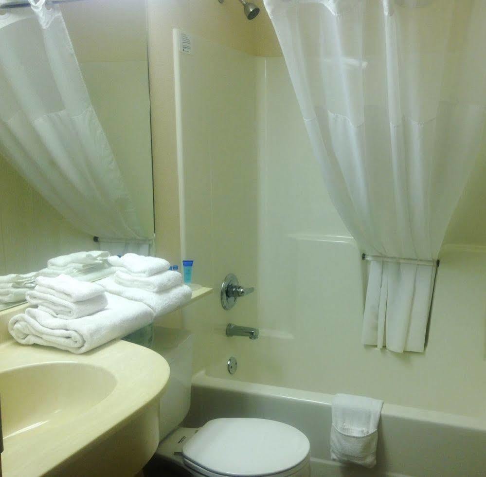 Quality Inn & Suites Prestonsburg Next To Mountain Arts Center Екстериор снимка