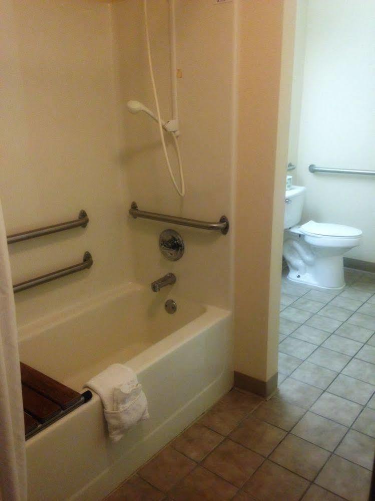Quality Inn & Suites Prestonsburg Next To Mountain Arts Center Екстериор снимка