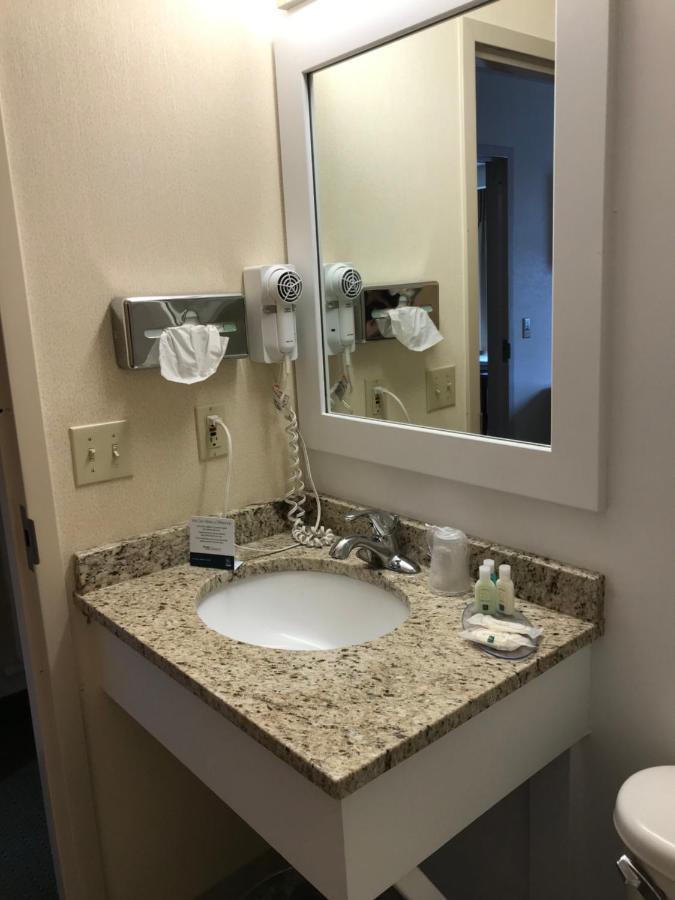 Quality Inn & Suites Prestonsburg Next To Mountain Arts Center Екстериор снимка