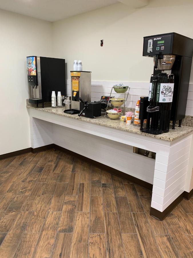 Quality Inn & Suites Prestonsburg Next To Mountain Arts Center Екстериор снимка