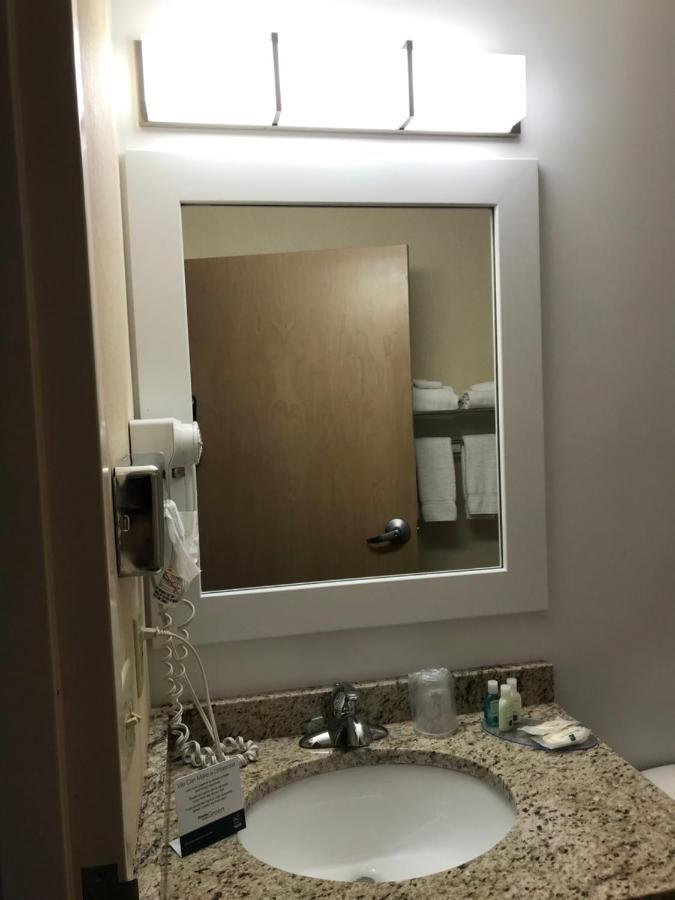 Quality Inn & Suites Prestonsburg Next To Mountain Arts Center Екстериор снимка