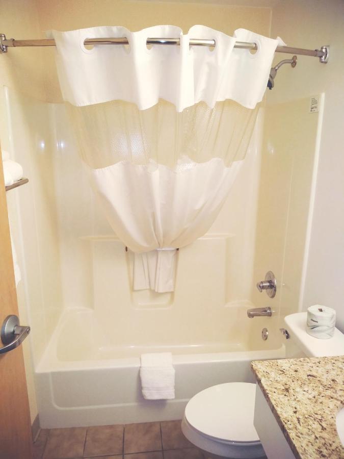 Quality Inn & Suites Prestonsburg Next To Mountain Arts Center Екстериор снимка