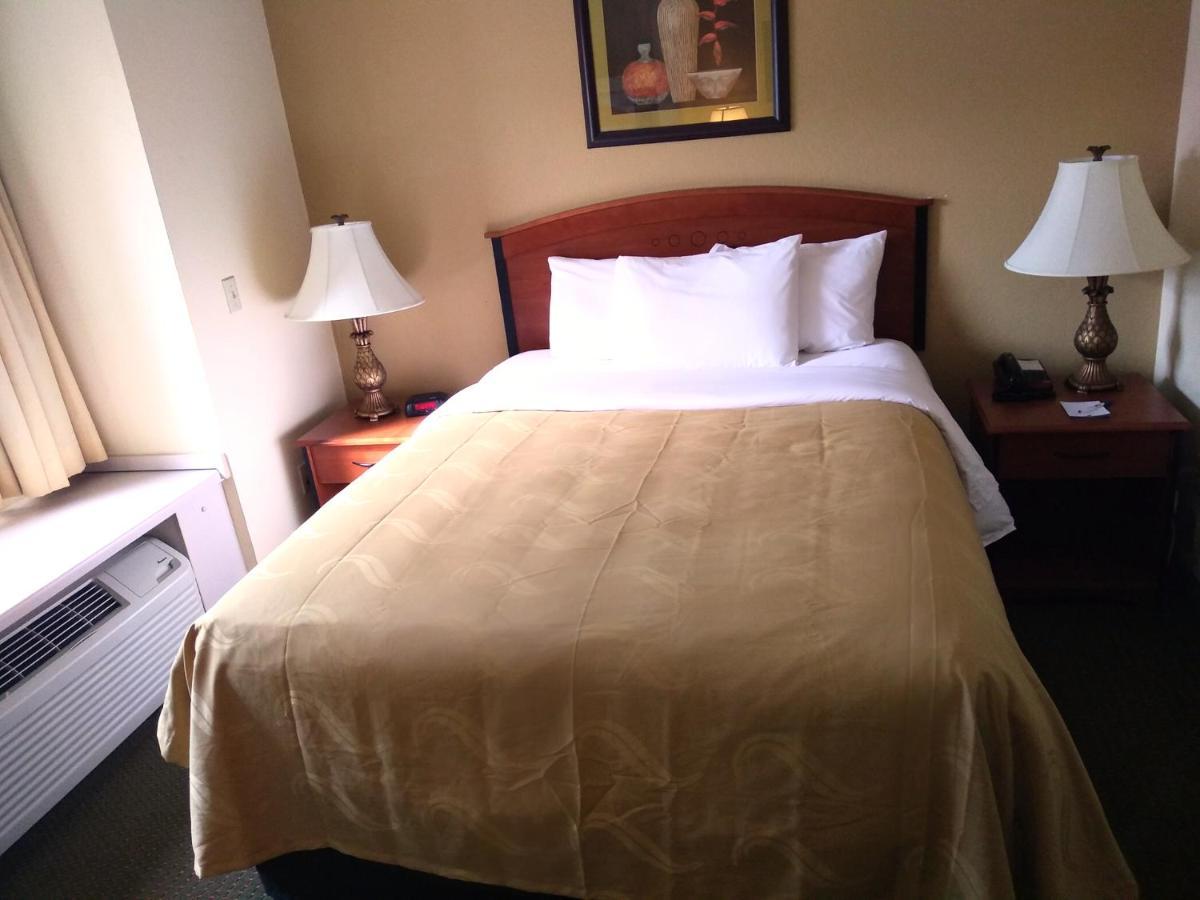 Quality Inn & Suites Prestonsburg Next To Mountain Arts Center Екстериор снимка